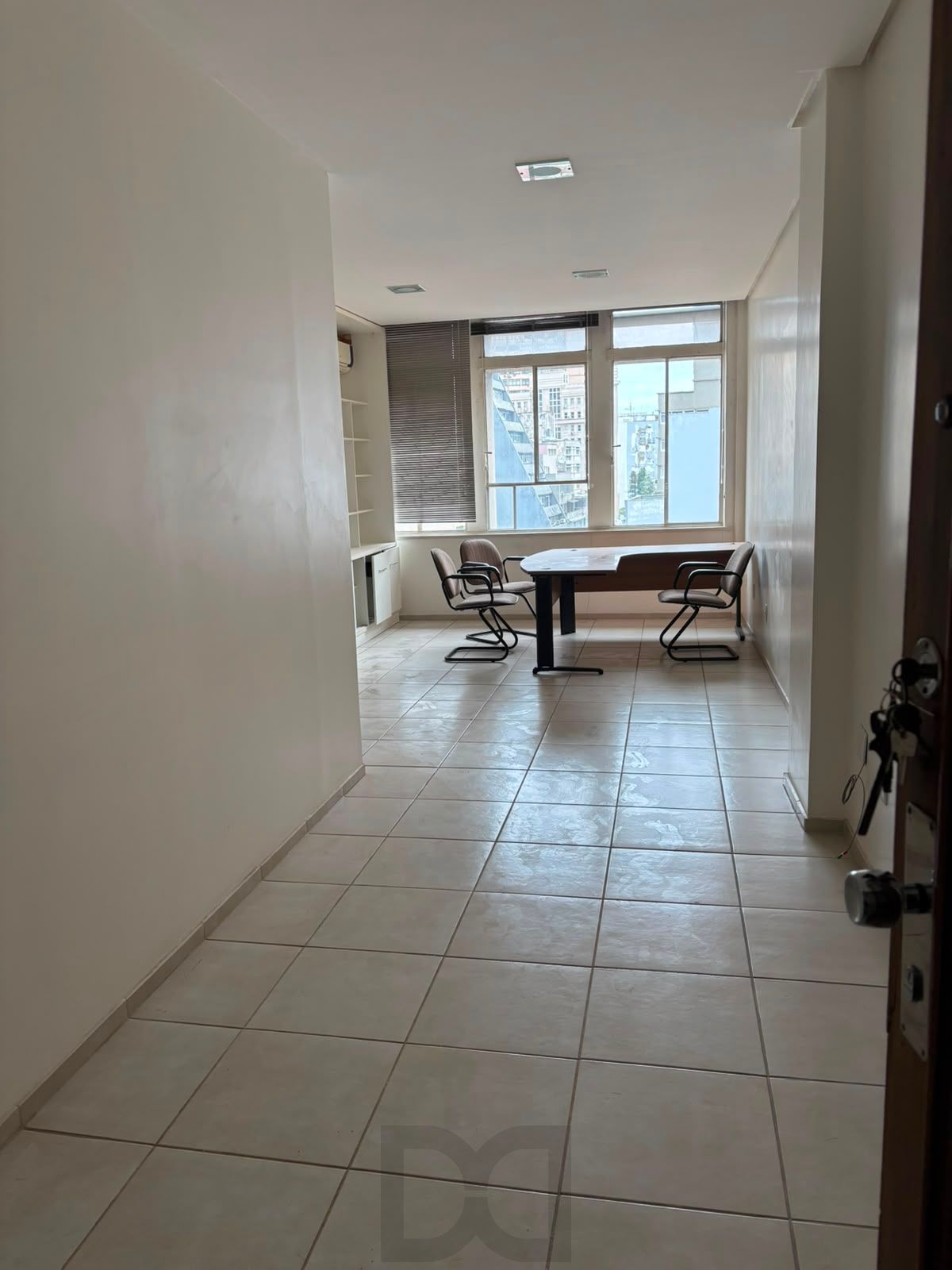 Não Perca!!! Excelente Conjunto Comercial no Centro de Porto Alegre!!! Valor exclusivo de R$ 185.000,00!!! — foto 3