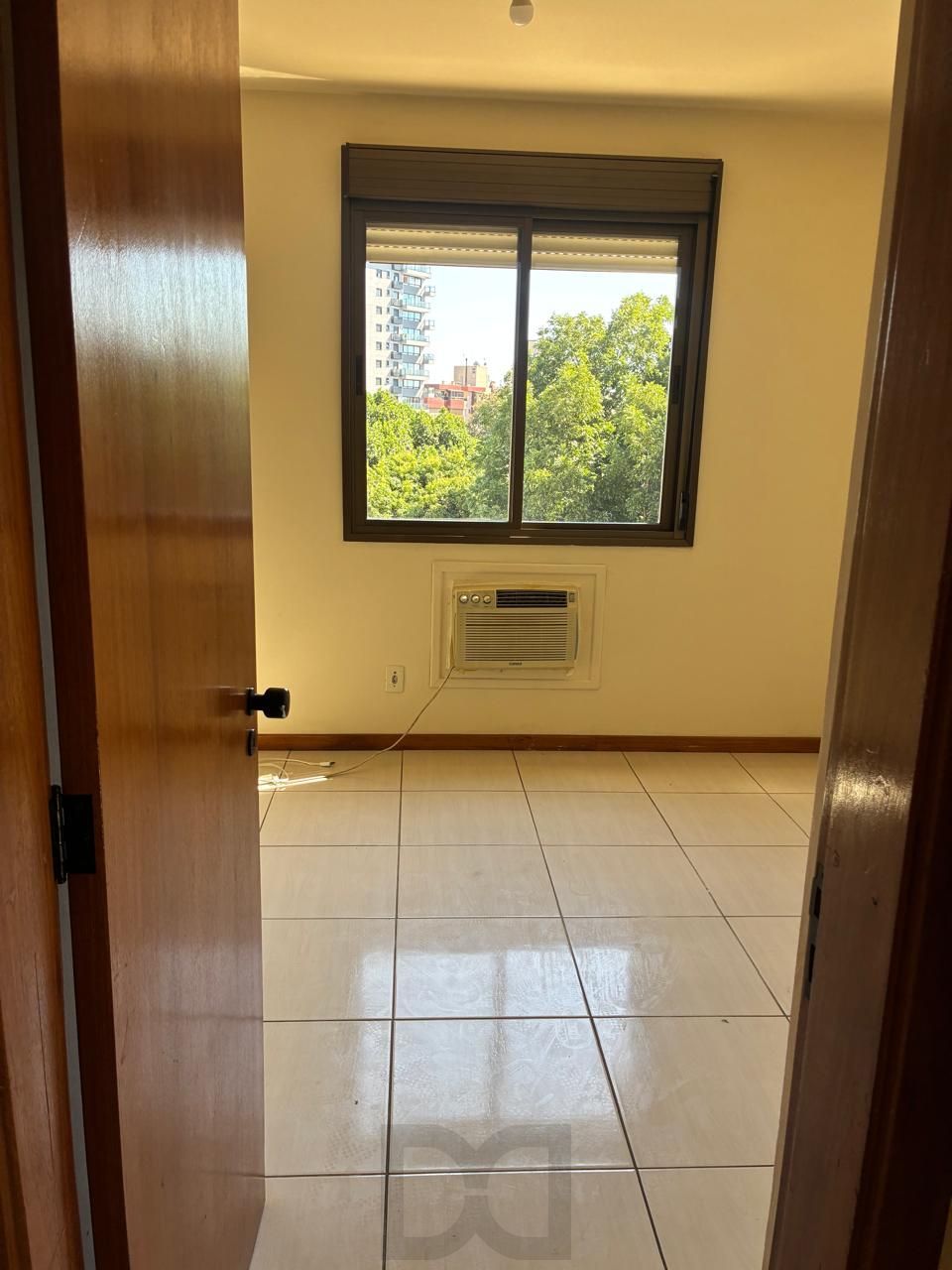 ÓTIMO APARTAMENTO 2 DORMITÓRIOS COM VAGA ESCRITURADA NO MENINO DEUS — foto 36