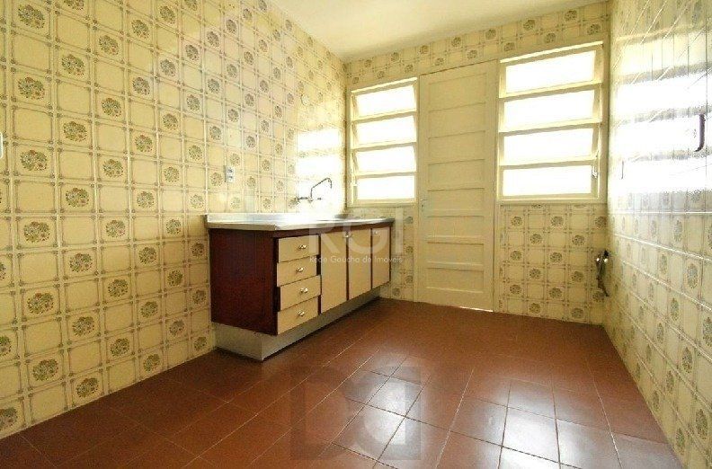 Apartamento de 2 dormitórios, 1 vaga de garagem coberta e escriturada. — foto 8