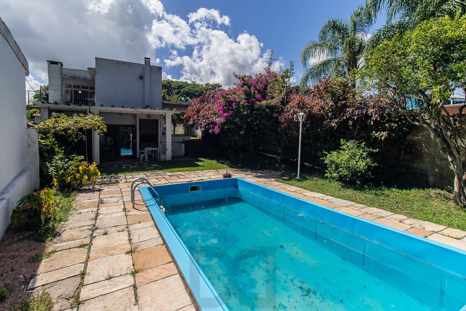 3 Dormitórios, com lareira, churrasqueira e piscina — foto 21