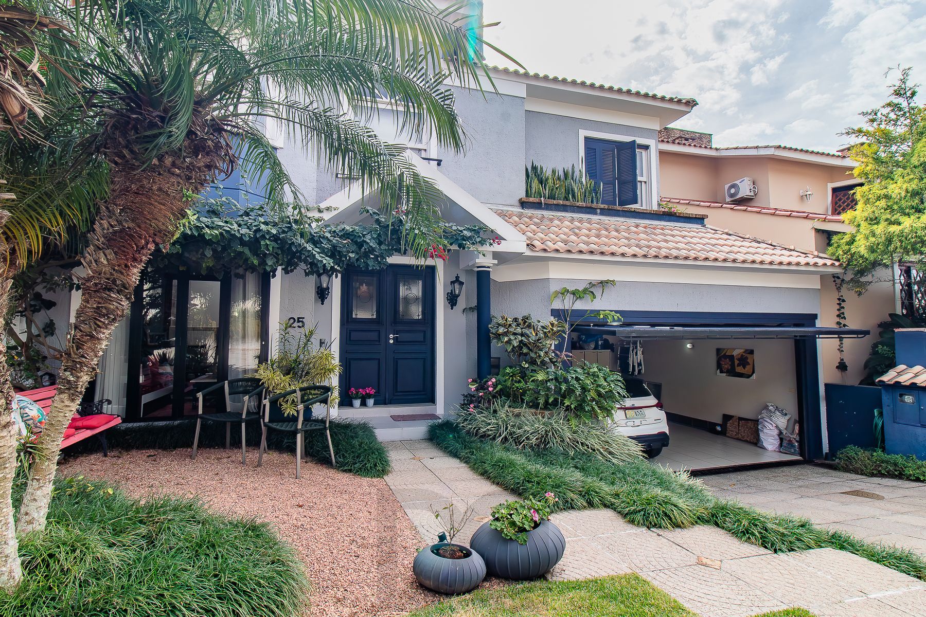 CASA DE 4 DORMITÓRIOS EM CONDOMÍNIO - 320 m² - 4 VAGAS DE GARAGEM — foto 1