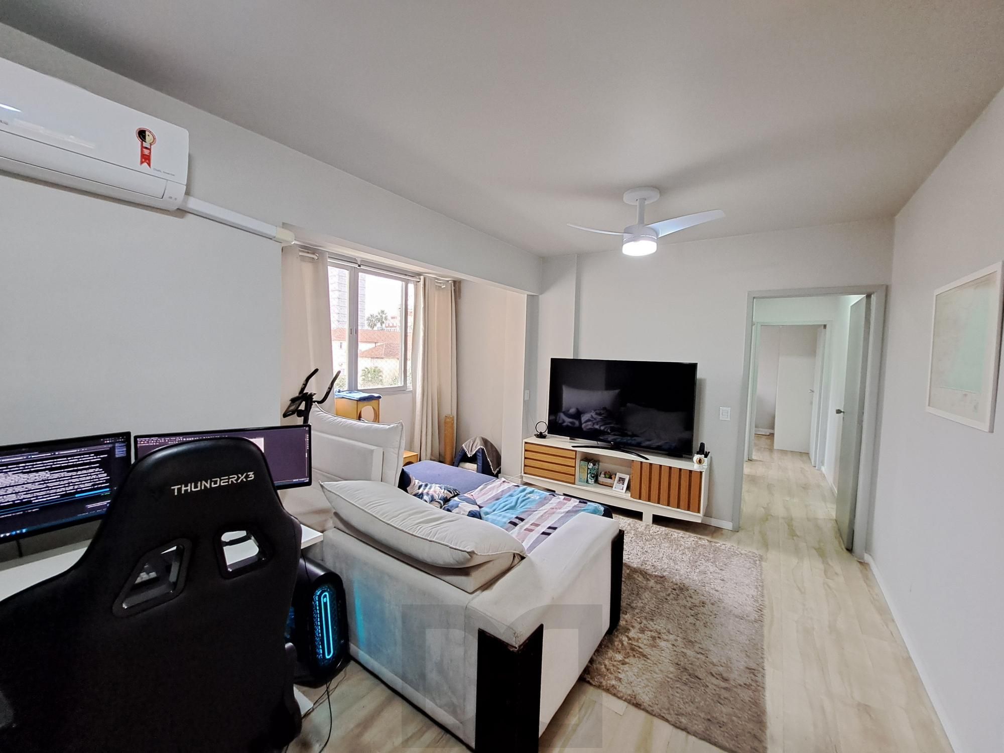 2 Dormitórios com dependência e 2 vagas - Menino Deus — foto 1