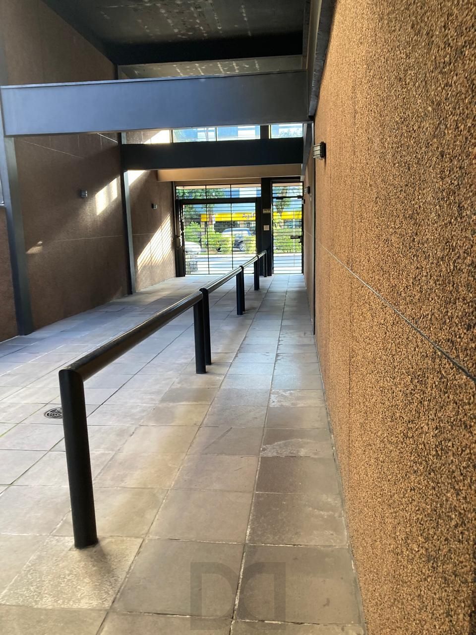 ÓTIMA SALA COM 37 METROS PRIVATIVOS E BOX ESCRITURADO — foto 11