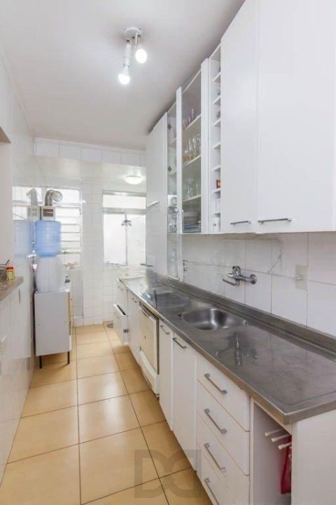 Excelente apartamento no Menino Deus com 3D + Dep. de Empregada e garagem!!!! Valor imperdível de R$ 495.000,00 — foto 4