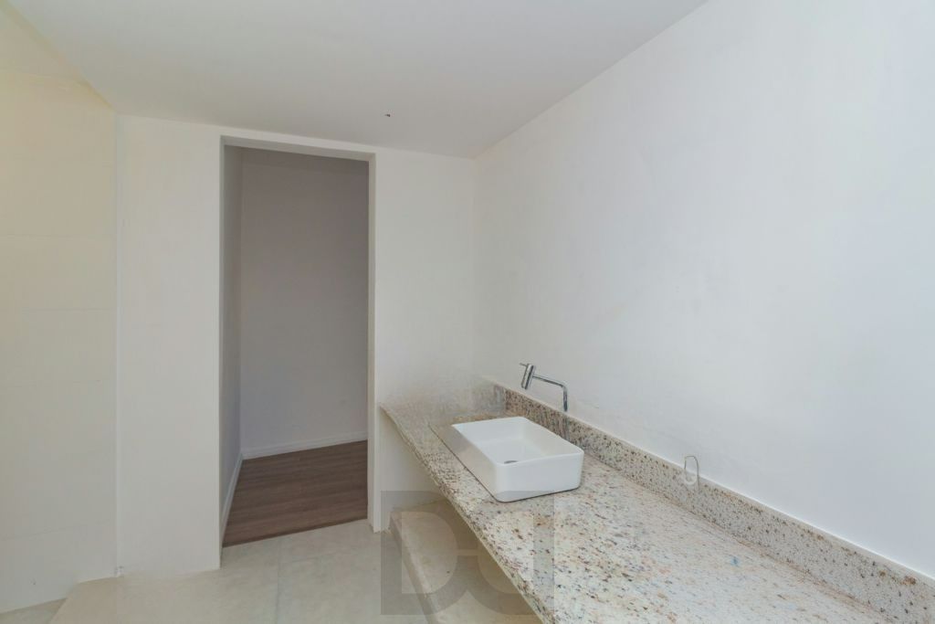 Excelente Apartamento 3 Dormitórios , 149 m², Avenida Borges de Medeiros !!! Valor Imperdível!! — foto 14