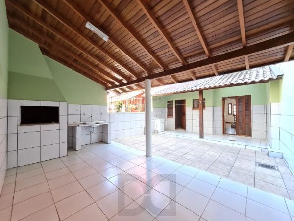 Casa de 3 dormitórios, apenas uma quadra da Av. Edgar Pires de Castro — foto 6