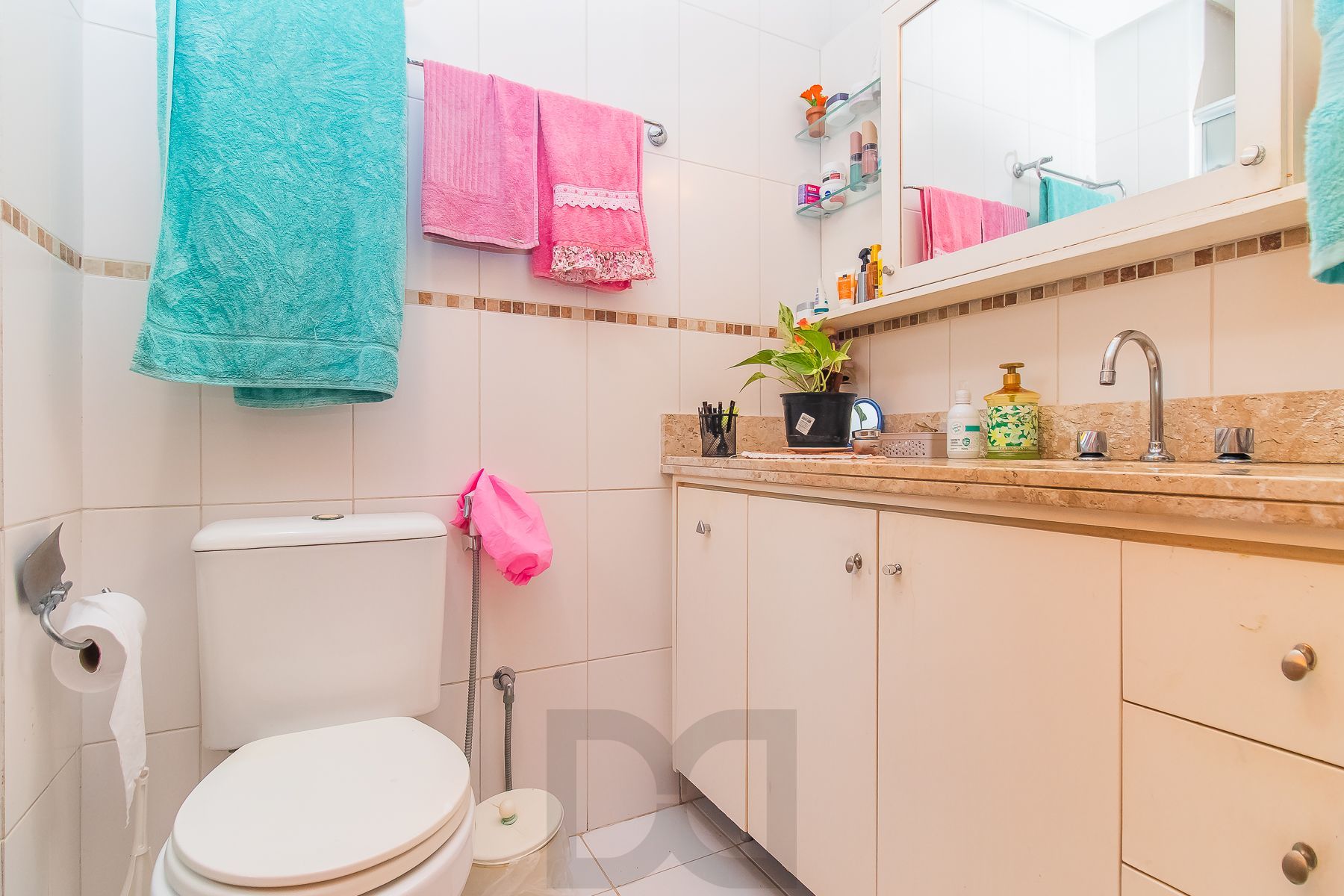 LINDO APARTAMENTO NO MENINO DEUS com 117 M PRIVATIVOS, 3 DORITÓRIOS COM SUÍTES E VAGA DUPLA — foto 13