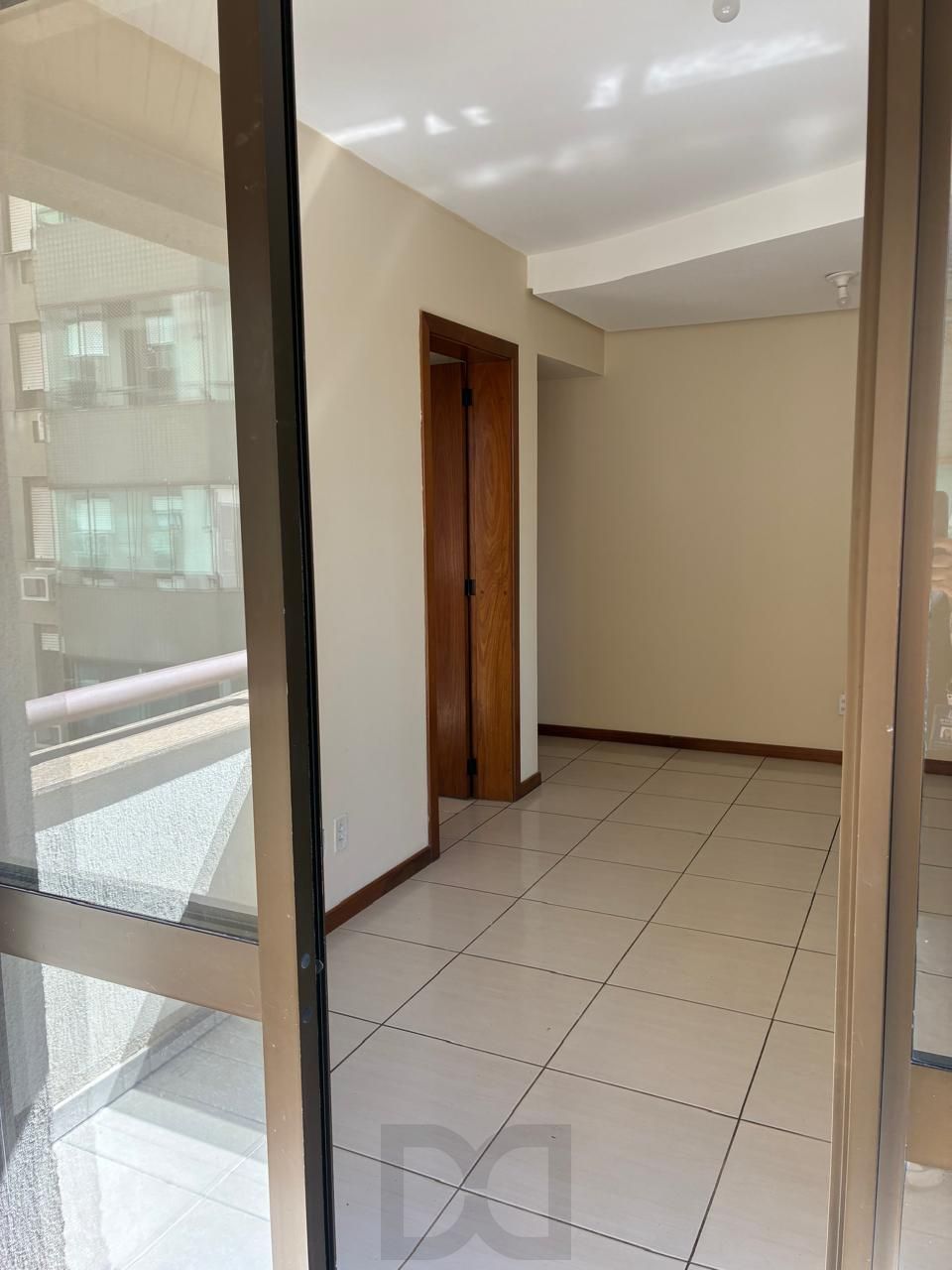 ÓTIMO APARTAMENTO 2 DORMITÓRIOS COM VAGA ESCRITURADA NO MENINO DEUS — foto 19
