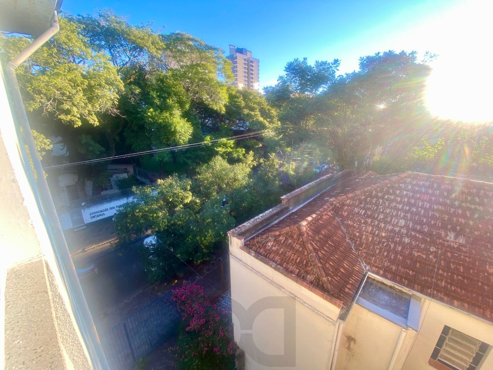 Apartamento 2 dormitórios reformado 50m2 bairro Menino Deus — foto 9