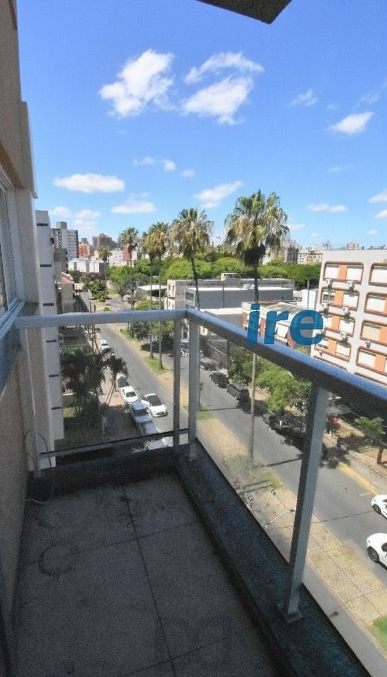 APARTAMENTO 2 DORMITÓRIOS COM 1 VAGA E SACADA COM CHURRASQUEIRA — foto 5