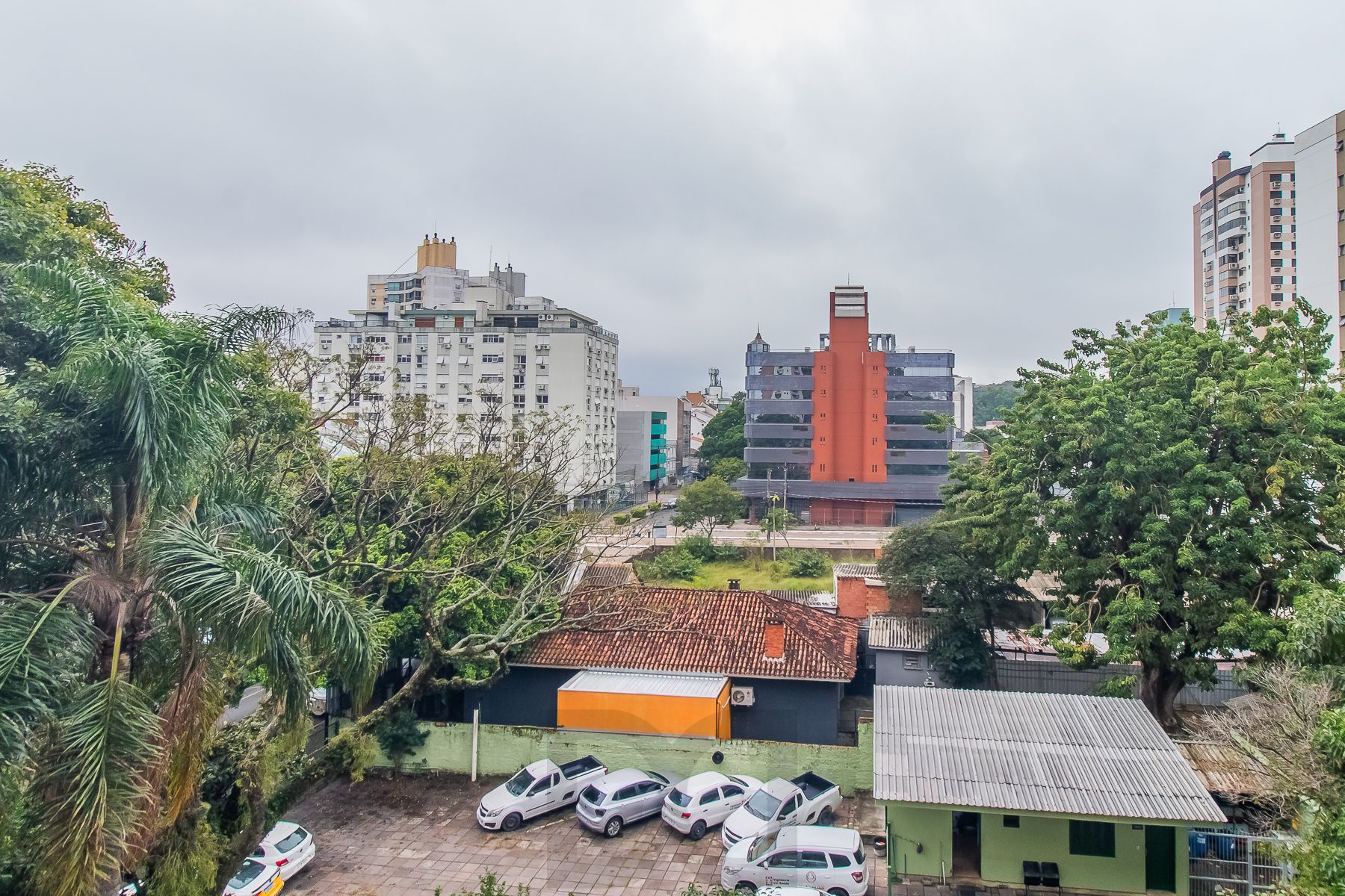 LINDO APARTAMENTO NO MENINO DEUS com 117 M PRIVATIVOS, 3 DORITÓRIOS COM SUÍTES E VAGA DUPLA — foto 18