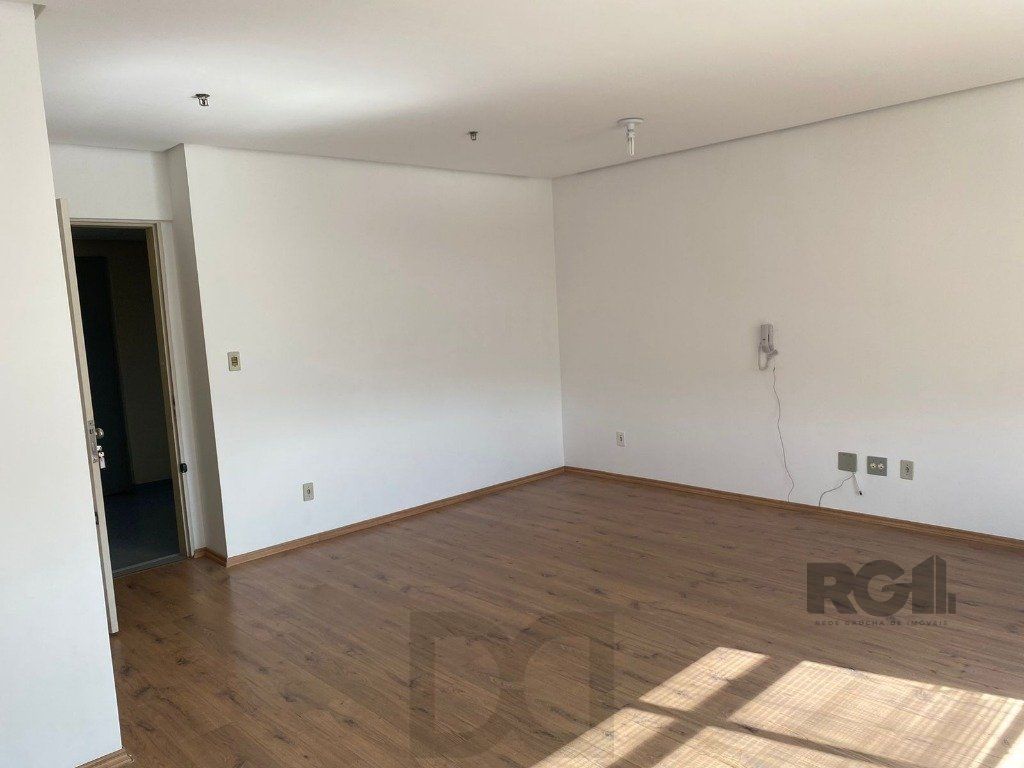 SALA - 32,00 m² -MENINO DEUS — foto 3