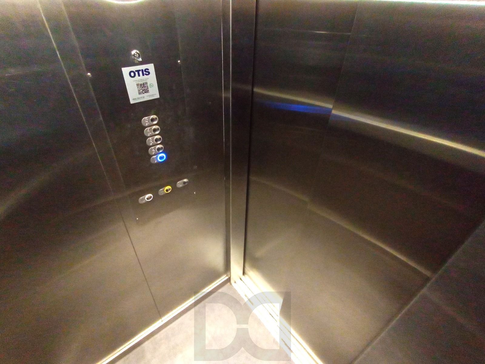 Excelente oportunidade!!! Sala Comercial no coração do Menino Deus!! Toda estrutura por apenas R$ 140.000,00!! — foto 5