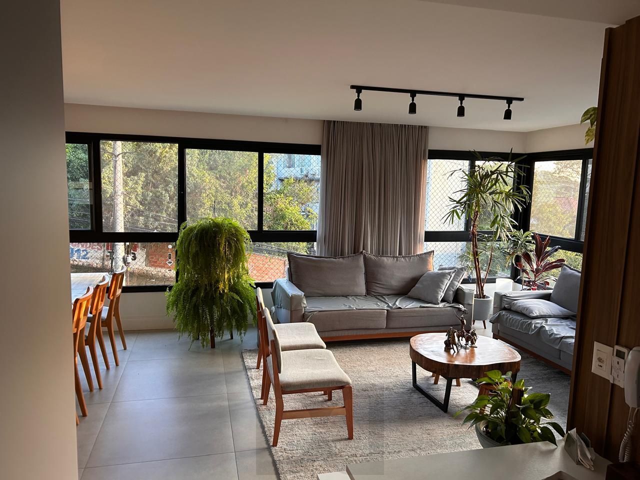 Apartamento impecável no coração do Menino Deus, com 107m², vaga dupla de garagem e infra completa — foto 7