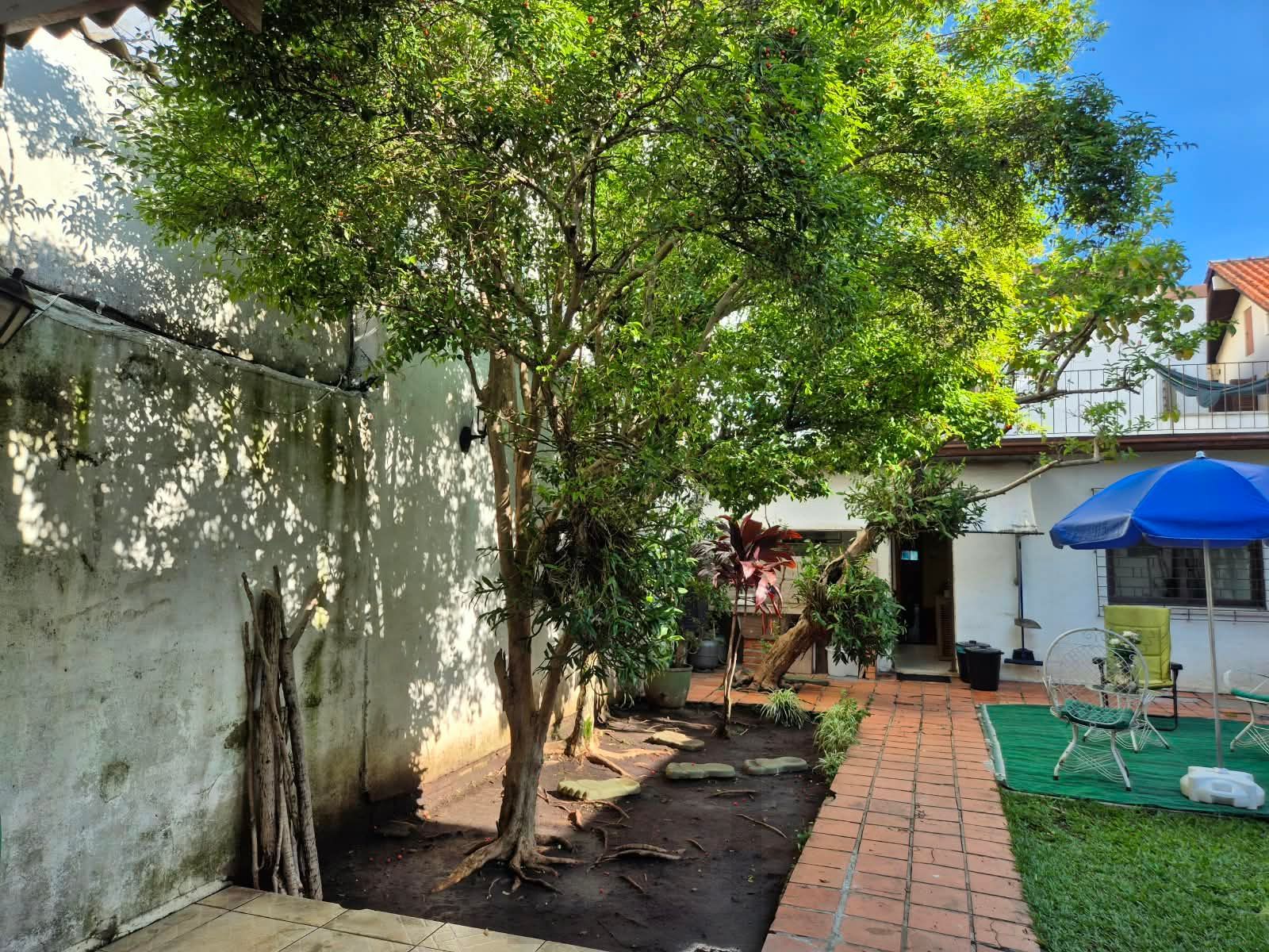 Casa com amplo pátio — foto 24