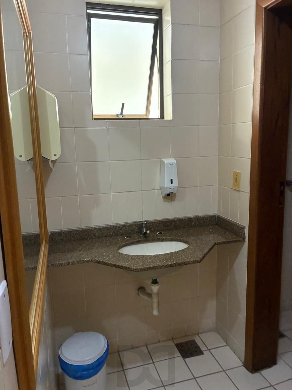 ÓTIMO APARTAMENTO 2 DORMITÓRIOS COM VAGA ESCRITURADA NO MENINO DEUS — foto 89
