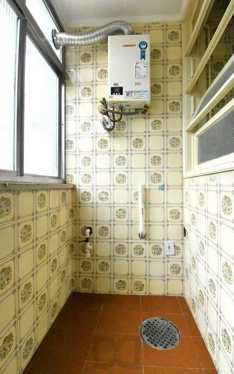 Apartamento de 2 dormitórios, 1 vaga de garagem coberta e escriturada. — foto 11