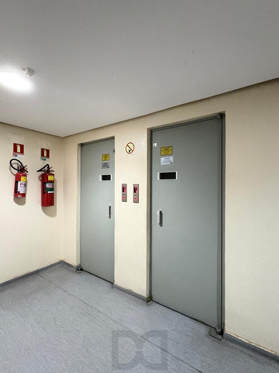 Sala comercial desocupada — foto 13