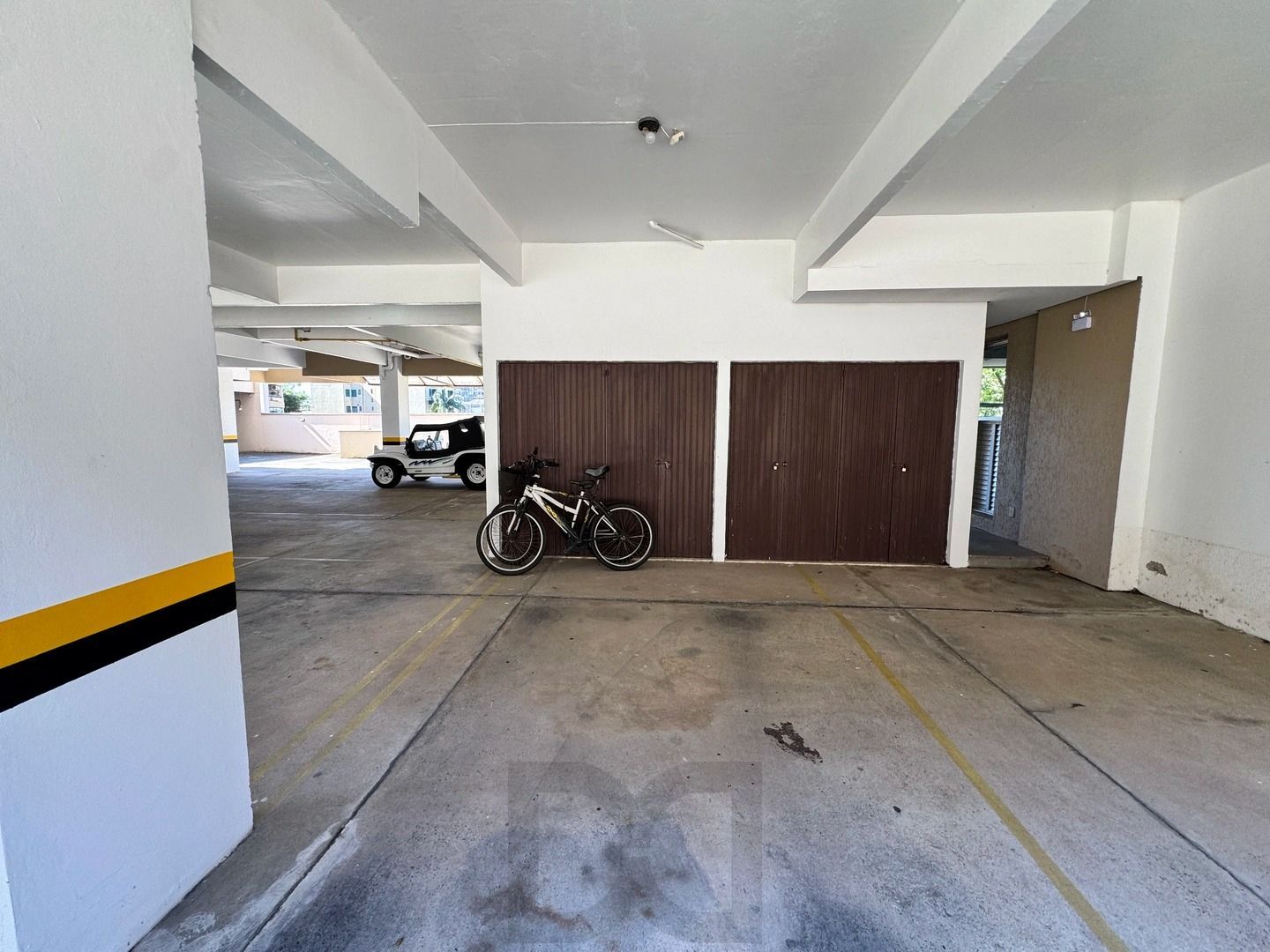 Apartamento dois dormitórios ( uma suíte) garagem/depósito Bairro Menino Deus — foto 23
