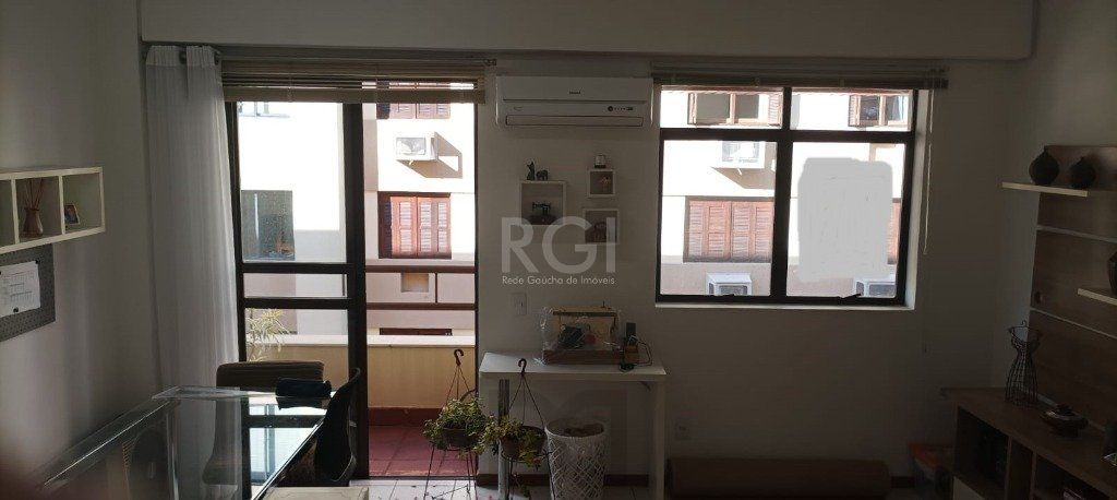 sala - 30,23 m² - Menino Deus — foto 3