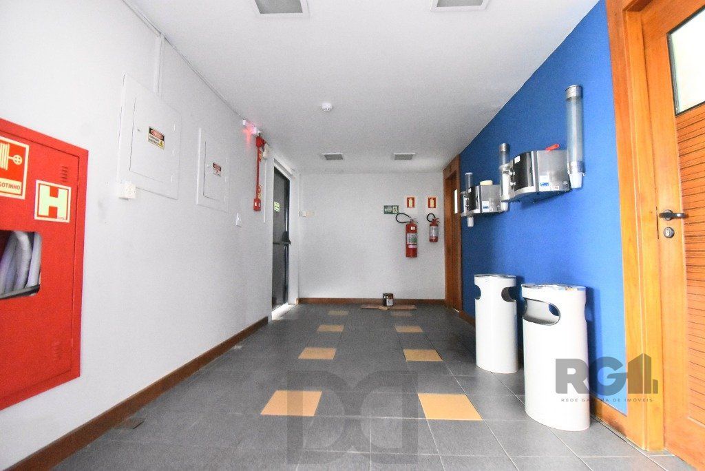 Sala comercial na Azenha 489m² — foto 2