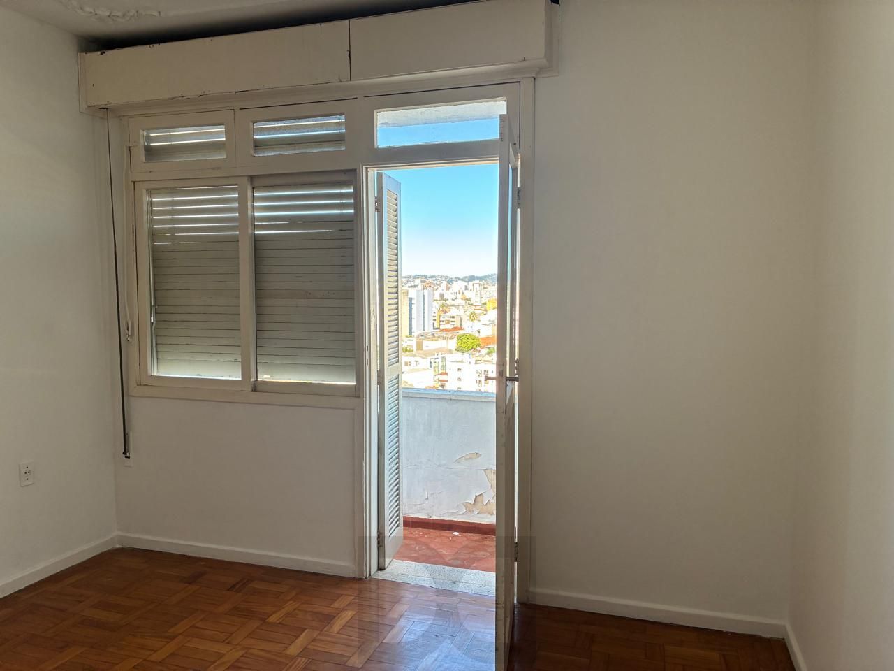 AMPLO APARTAMENTO DE 3 DORMITÓRIOS NA CIDADE BAIXA — foto 3