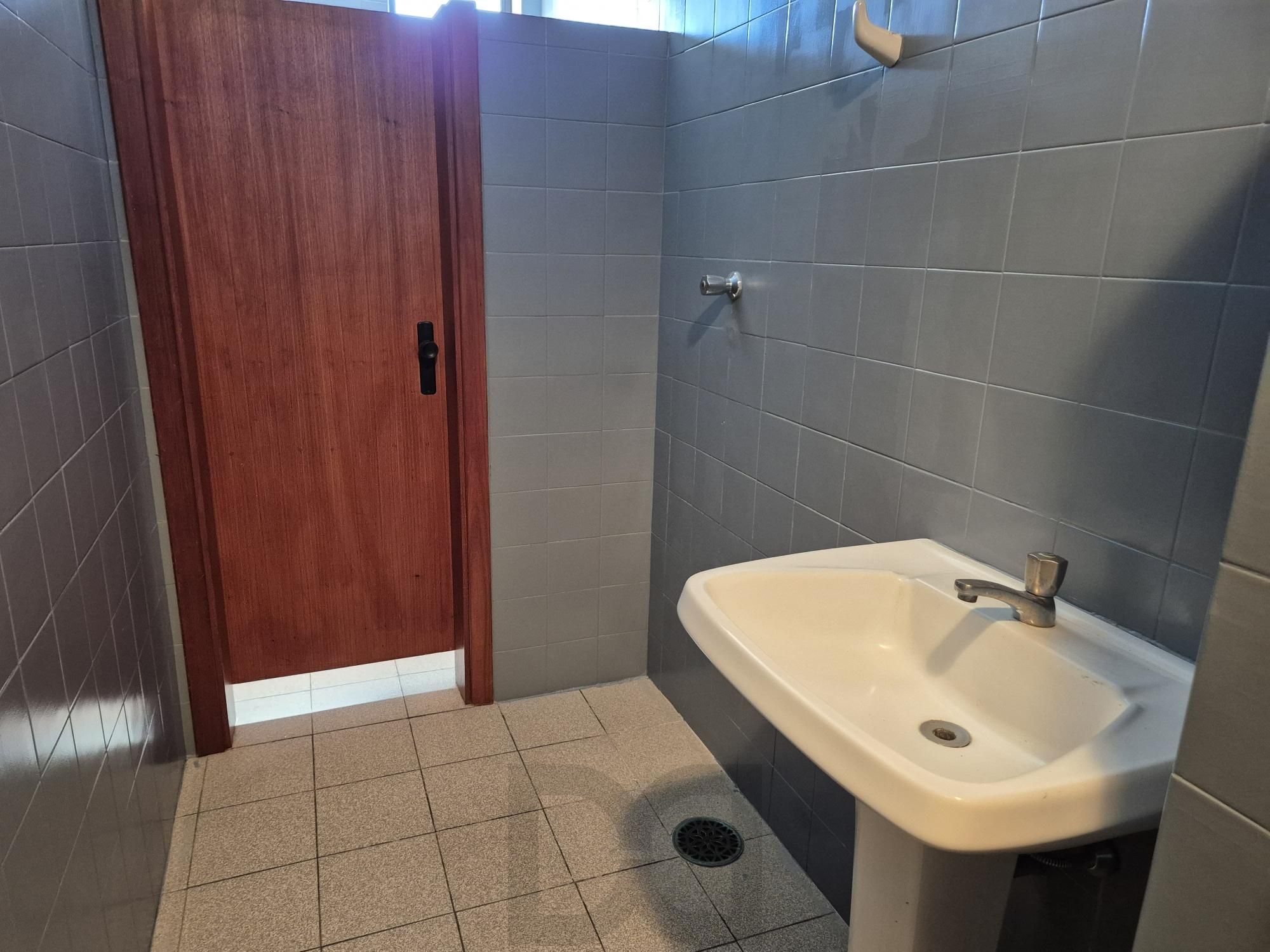 Sala com 6 divisórias e 2 vagas — foto 14