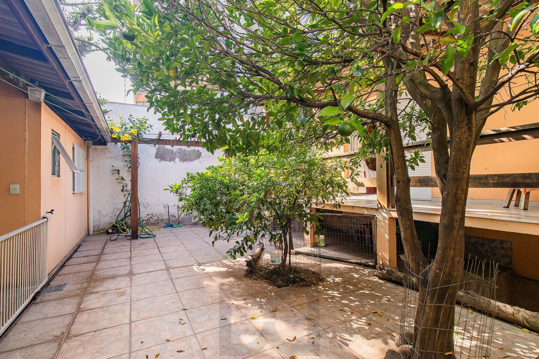 Casa 4 dormitórios - 1 vaga - 330m² Menino Deus — foto 22