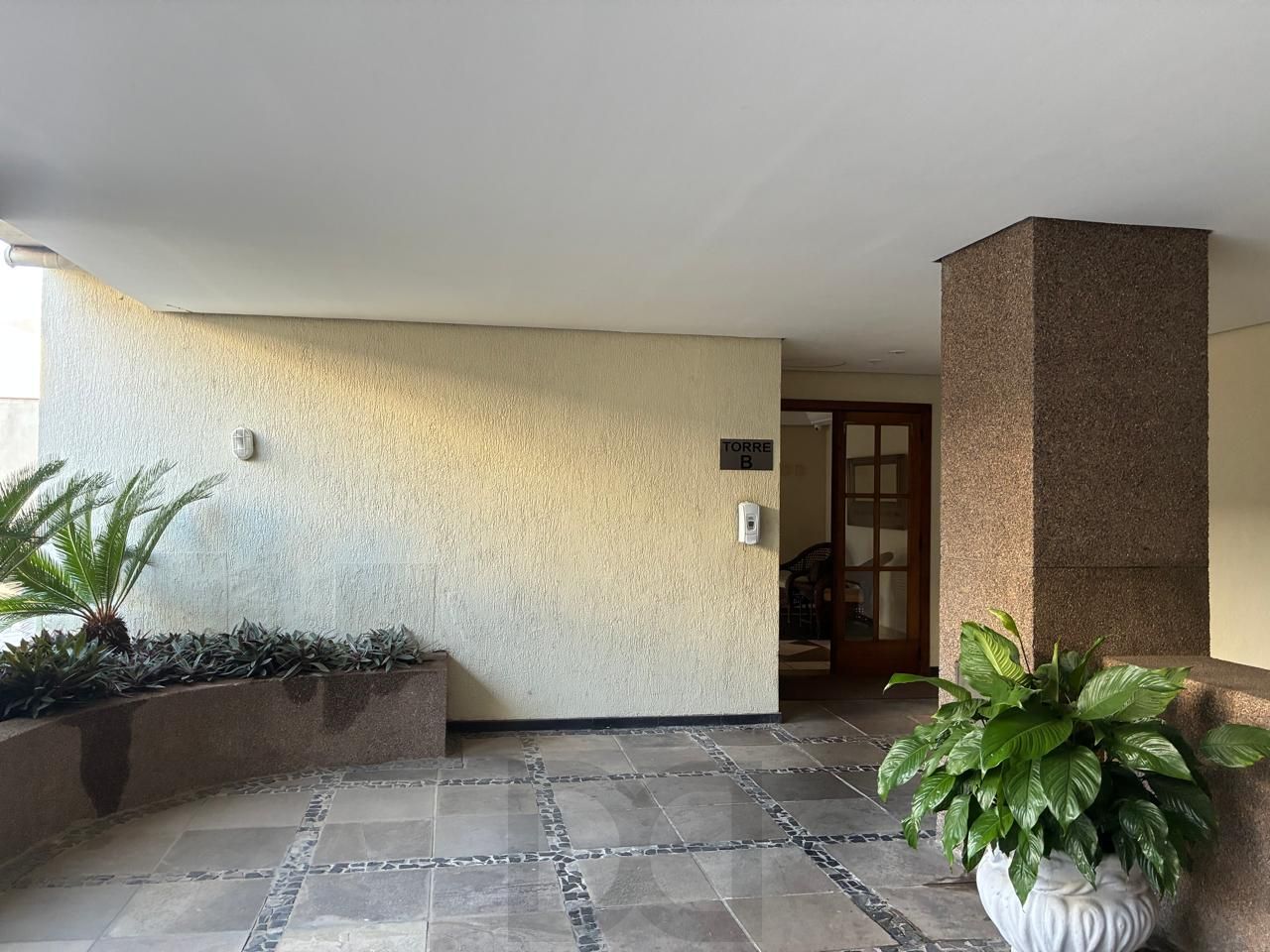 ÓTIMO APARTAMENTO 2 DORMITÓRIOS COM VAGA ESCRITURADA NO MENINO DEUS — foto 66