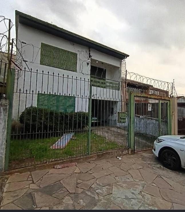 Sobrado 3 Dormitórios 192m² com vaga para 2 carros . — foto 1