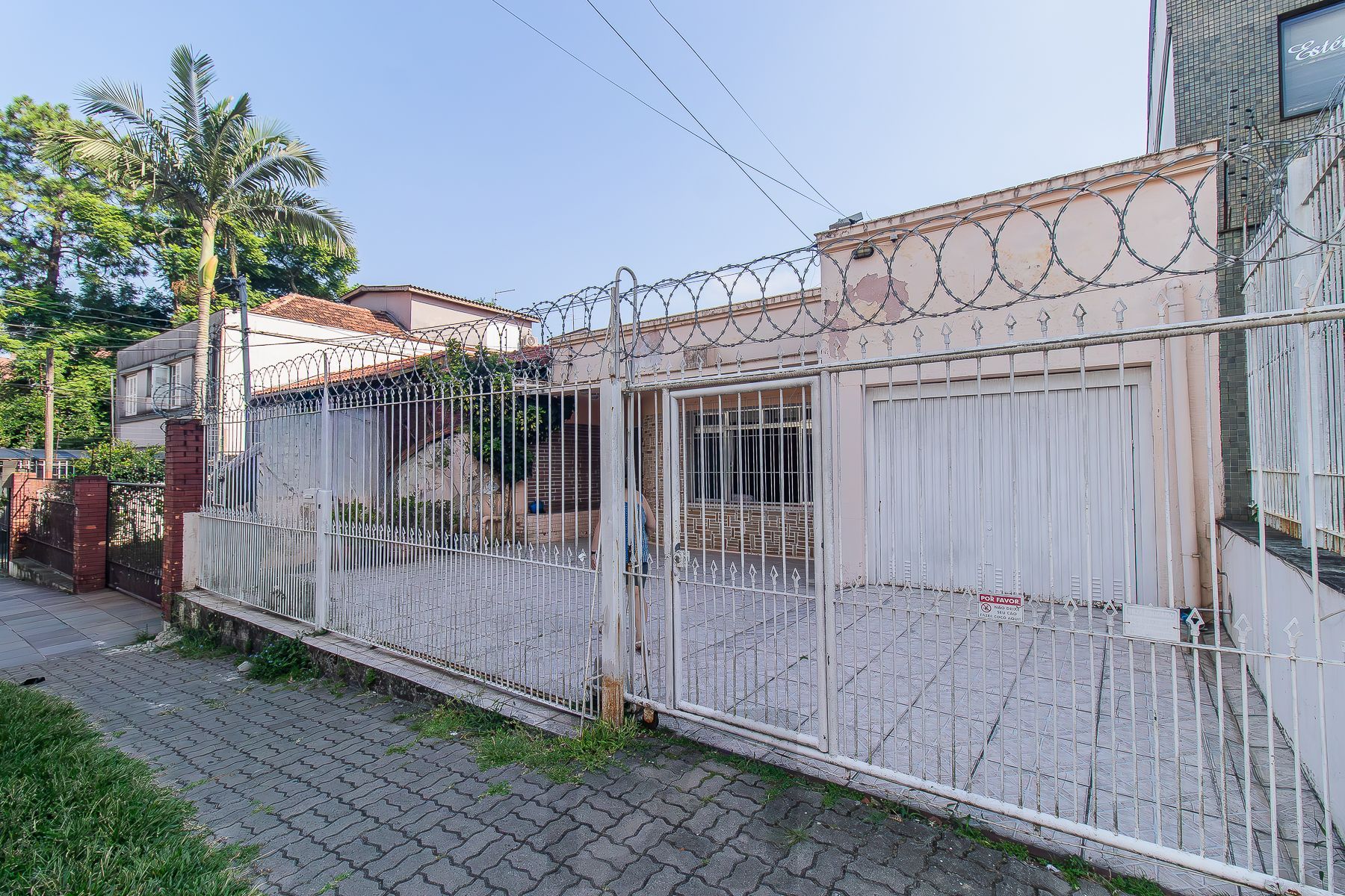 Casa 4 dormitórios - 1 vaga - 330m² Menino Deus — foto 1