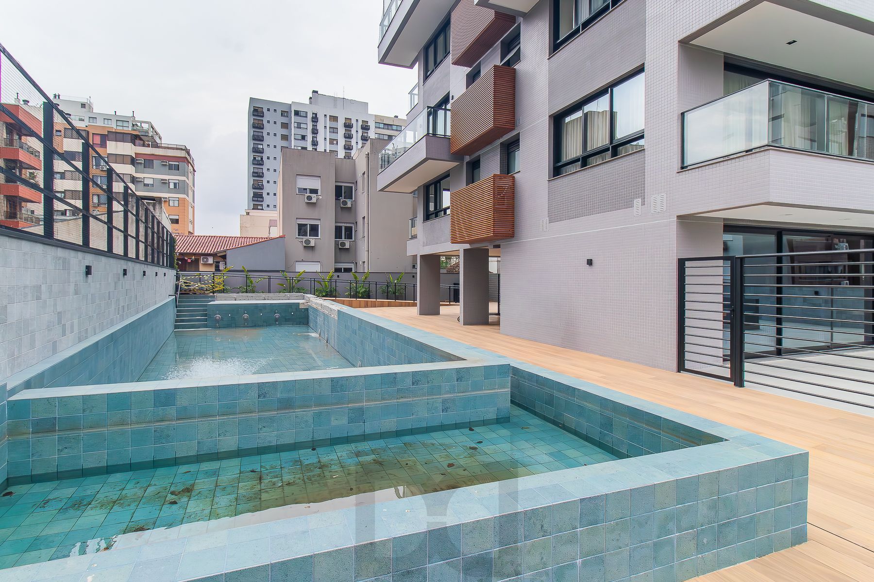APARTAMENTO 3 dorm (1 suíte) 1 vaga dupla - 102,73m² - MENINO DEUS — foto 4