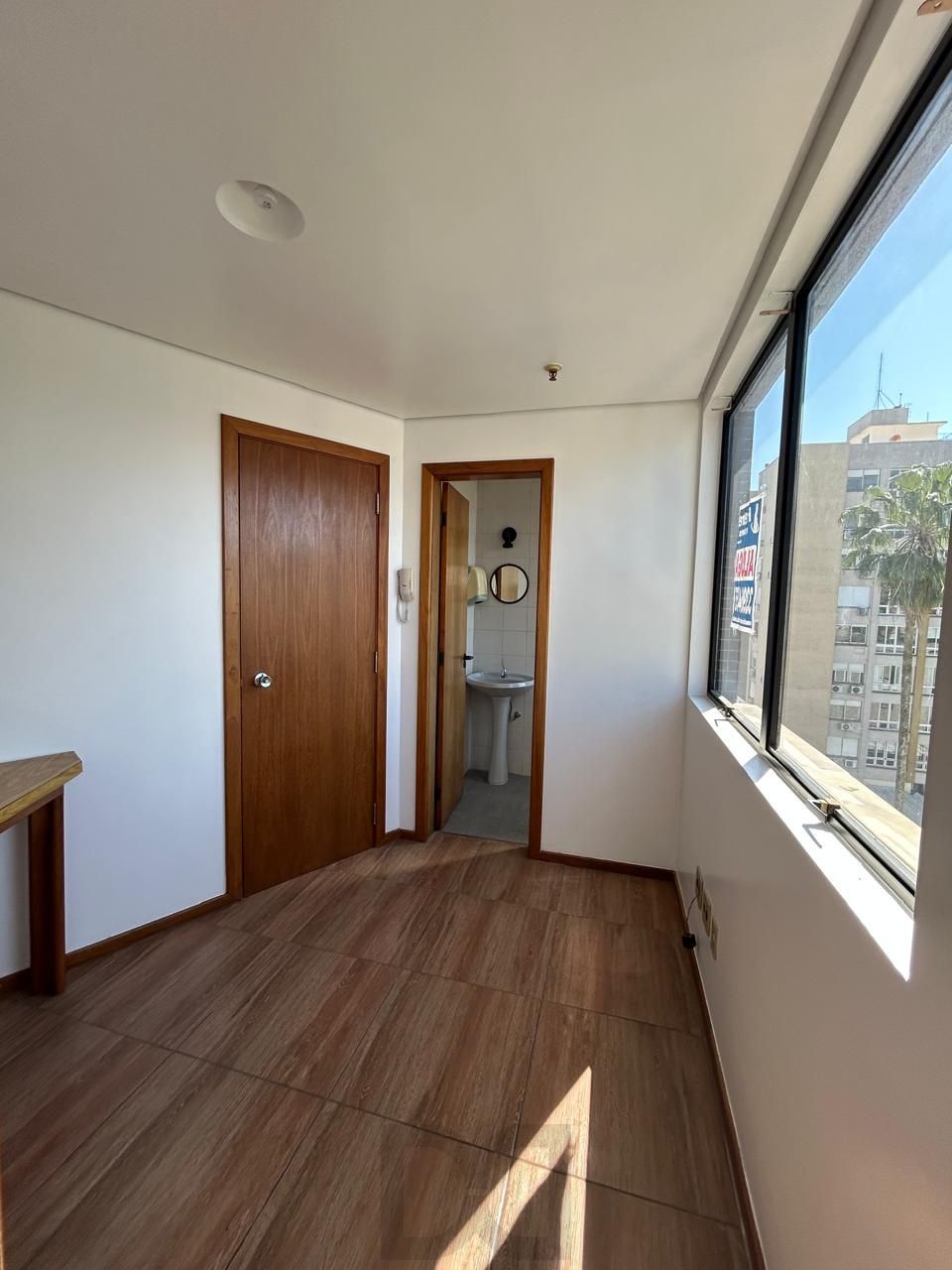 SALA COMERCIAL 27,93 m² - 1 VAGA - MENINO DEUS — foto 2