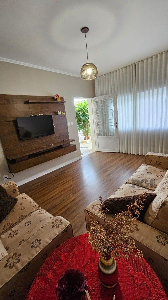 Casa 3 dormitórios, 5 vagas, 155 m² área construída, terreno 300m², Nonoai. — foto 3