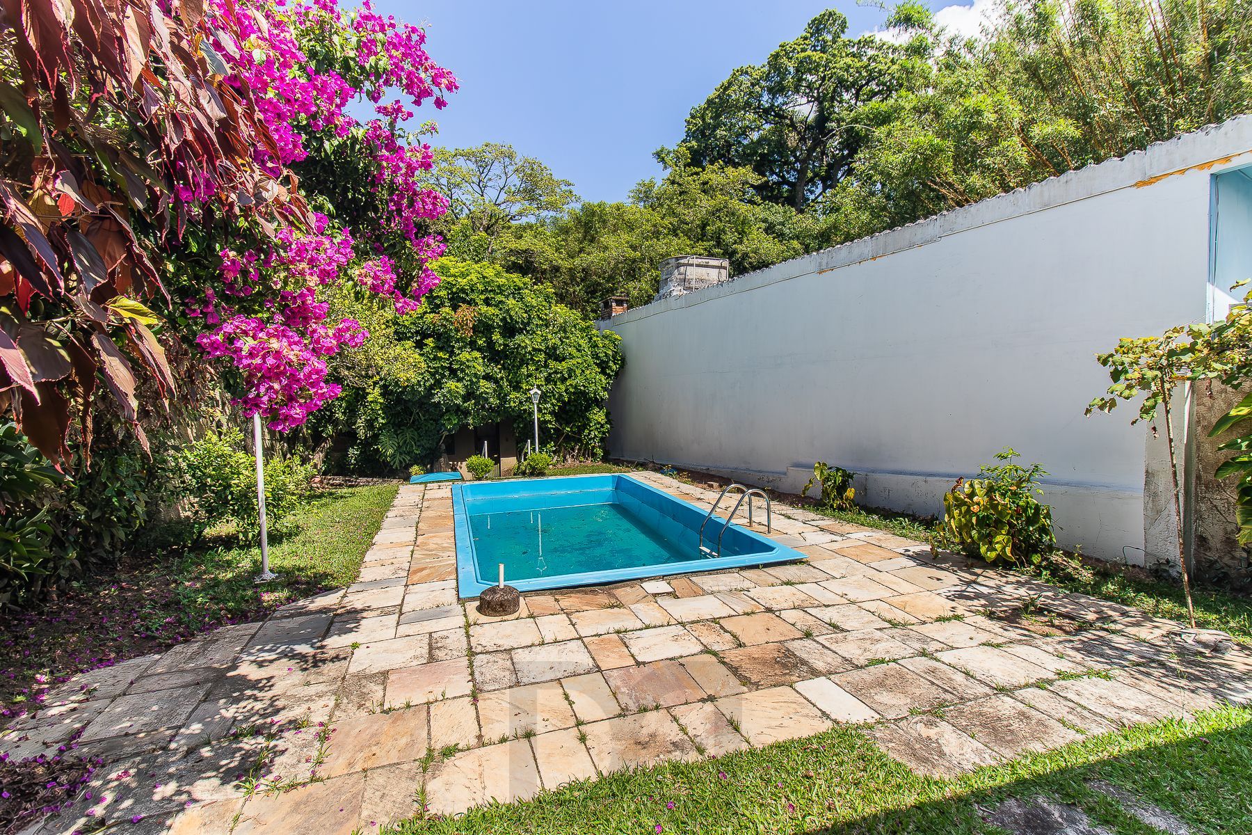 3 Dormitórios, com lareira, churrasqueira e piscina — foto 19