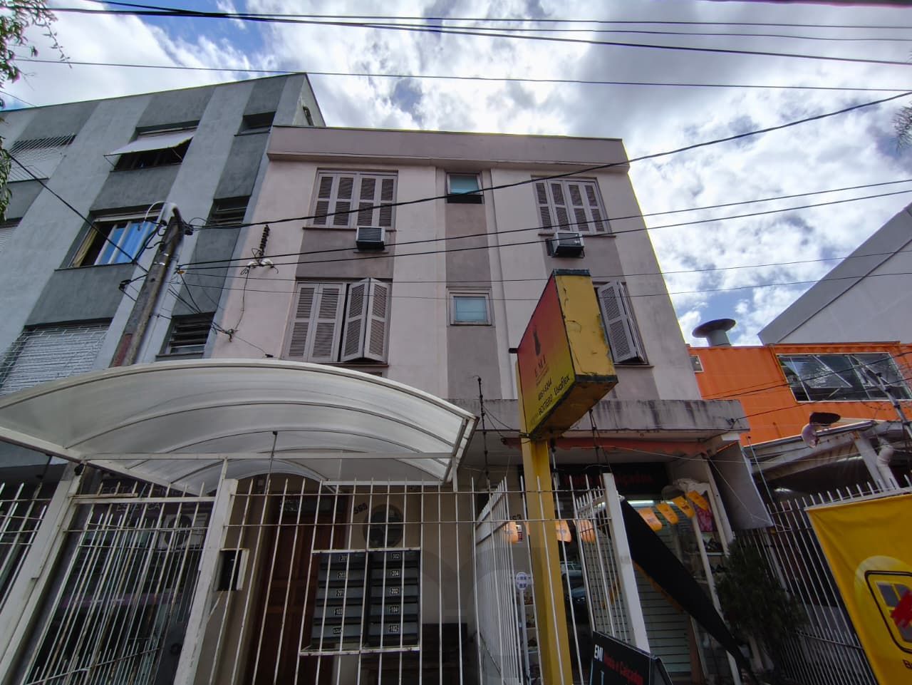 Apartamento de 2 Dormitórios na Getúlio Vargas - Menino Deus — foto 1