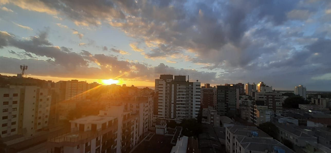 Apartamento 3 dormitórios com vaga na Getúlio Vargas - Menino Deus — foto 6
