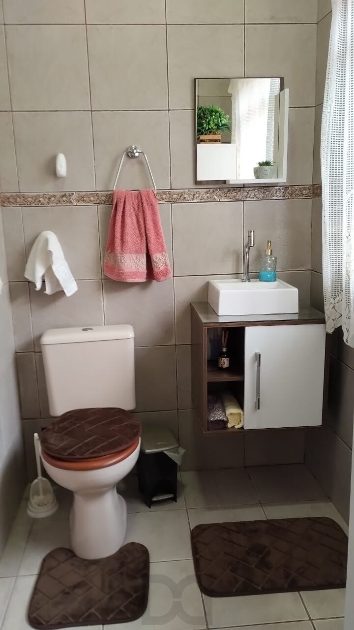 Terreno com duas frentes, três casas (duas c/dois dormitórios e a outra tipo tipo JK) — foto 11