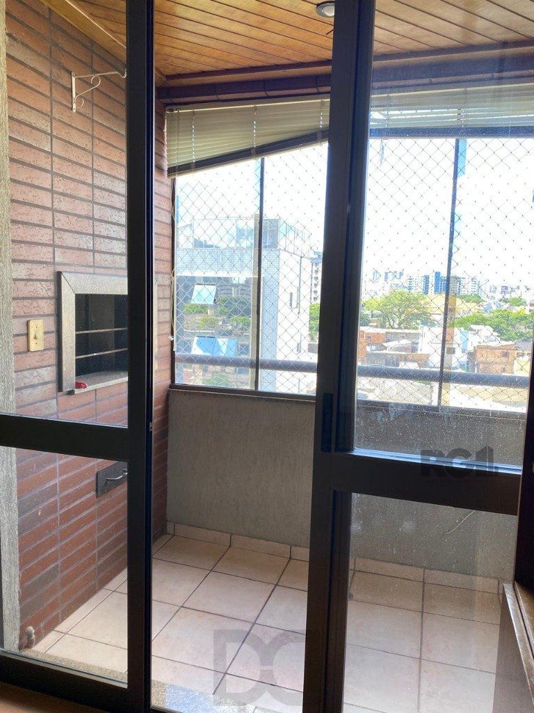 apartamento - 3 dormitórios - 1 vaga - 79,96 m² - MENINO DEUS — foto 11