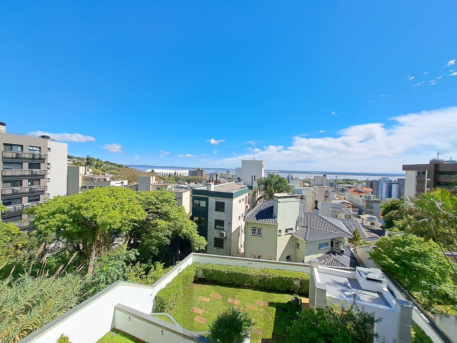 Vista para o Guaíba - 3 dormitórios com vaga dupla — foto 1