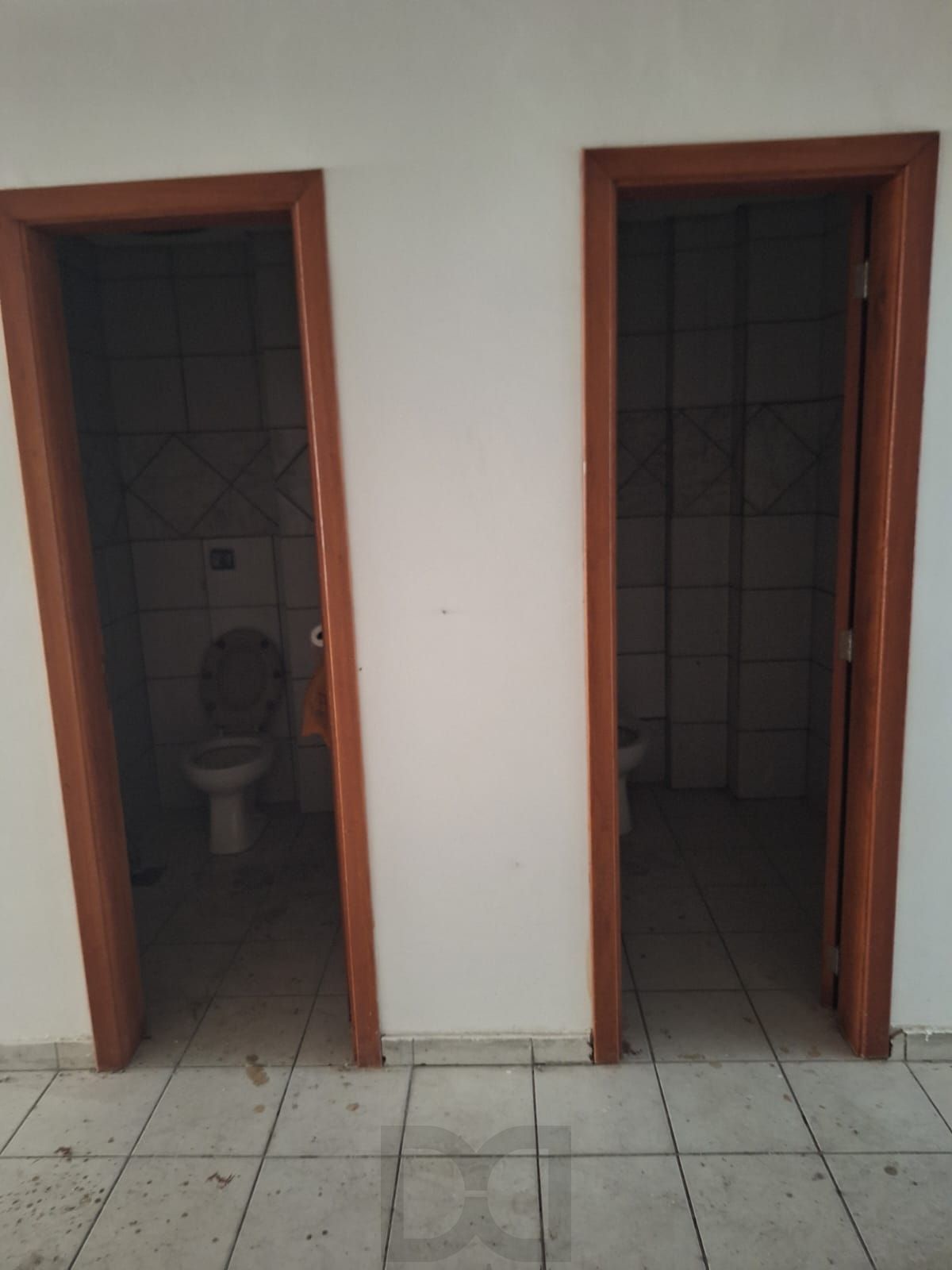 Prédio comercial com 3 andares — foto 7