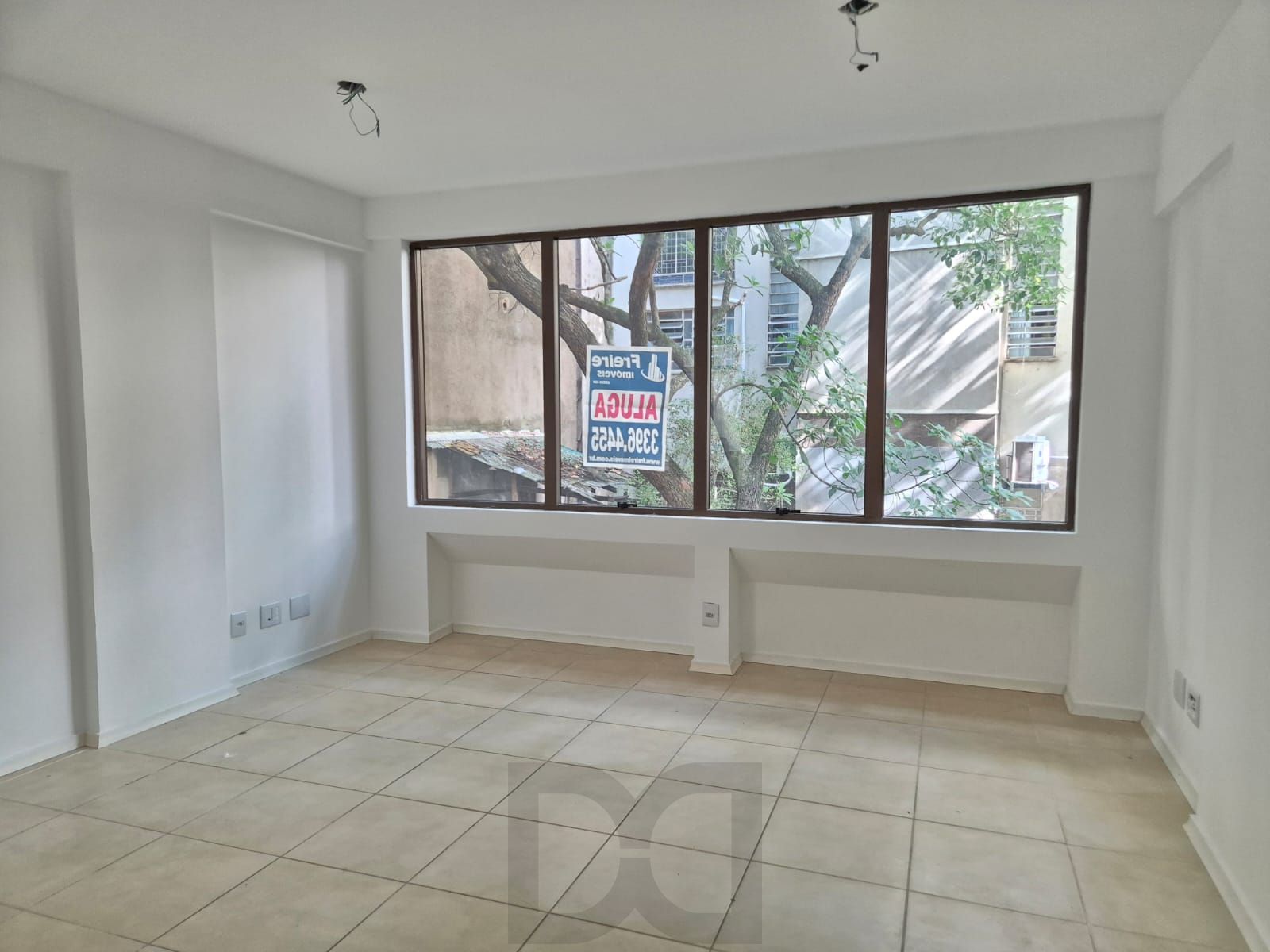 Sala comercial desocupada — foto 3
