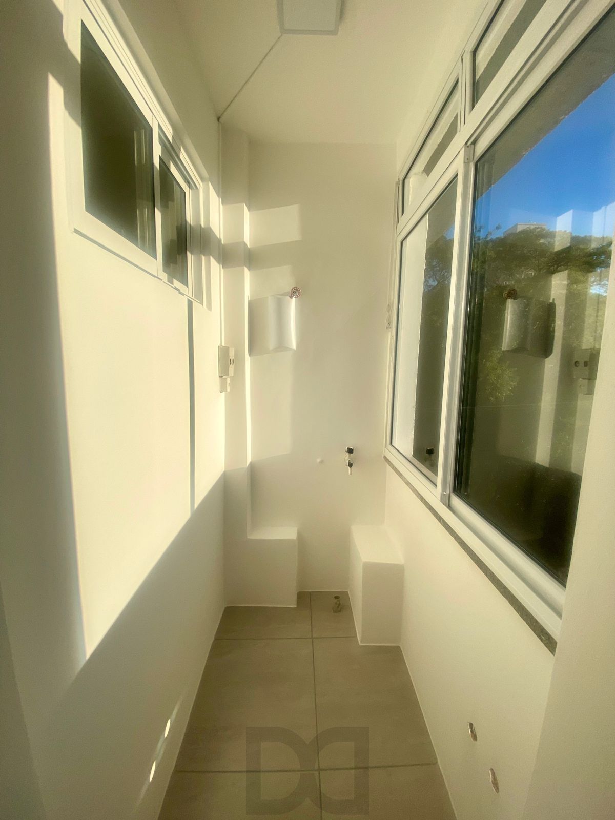 Apartamento 2 dormitórios reformado 50m2 bairro Menino Deus — foto 7