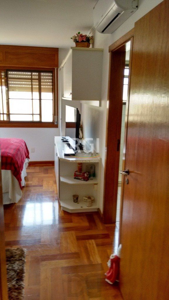 Apartamento para Venda - 238.12m², 3 dormitórios, sendo 1 suites, 3 vagas - Menino Deus — foto 3