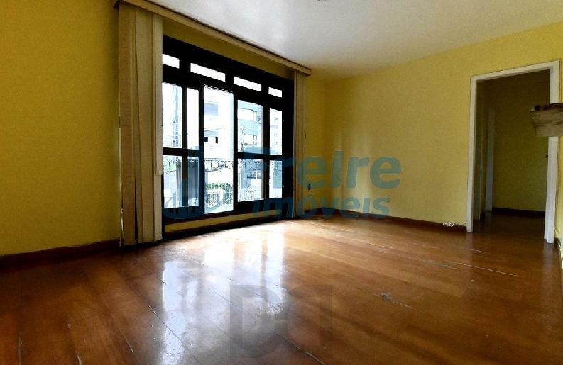 Apartamento 2 dormitórios com garagem - Menino Deus — foto 2