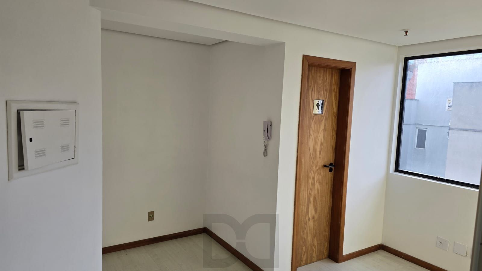 Sala a venda no Menino Deus — foto 13