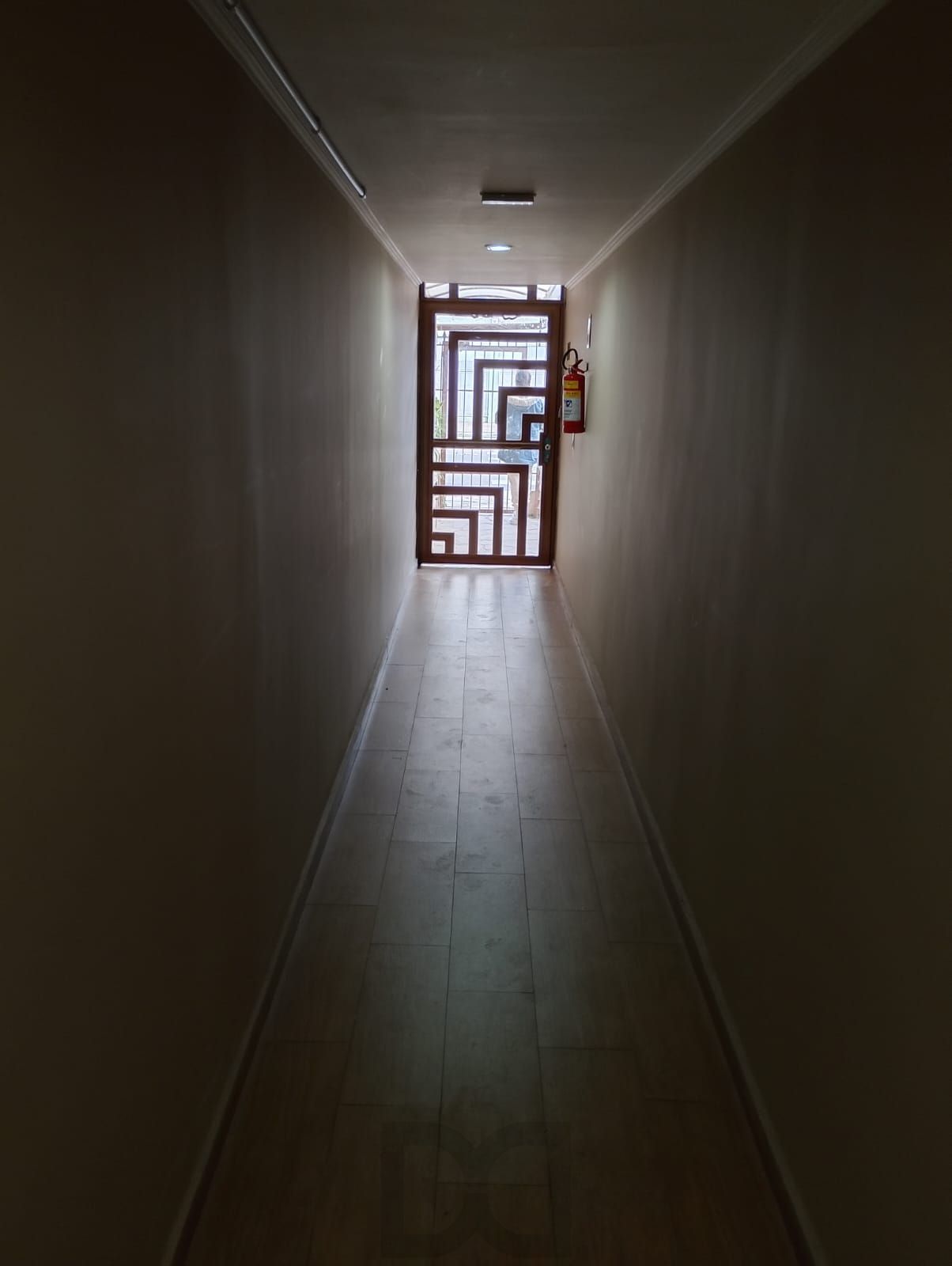 Apartamento Térreo, 02 dormitórios, 60,59m2 área privativa, quiosque com churrasqueira, Menino Deus — foto 3