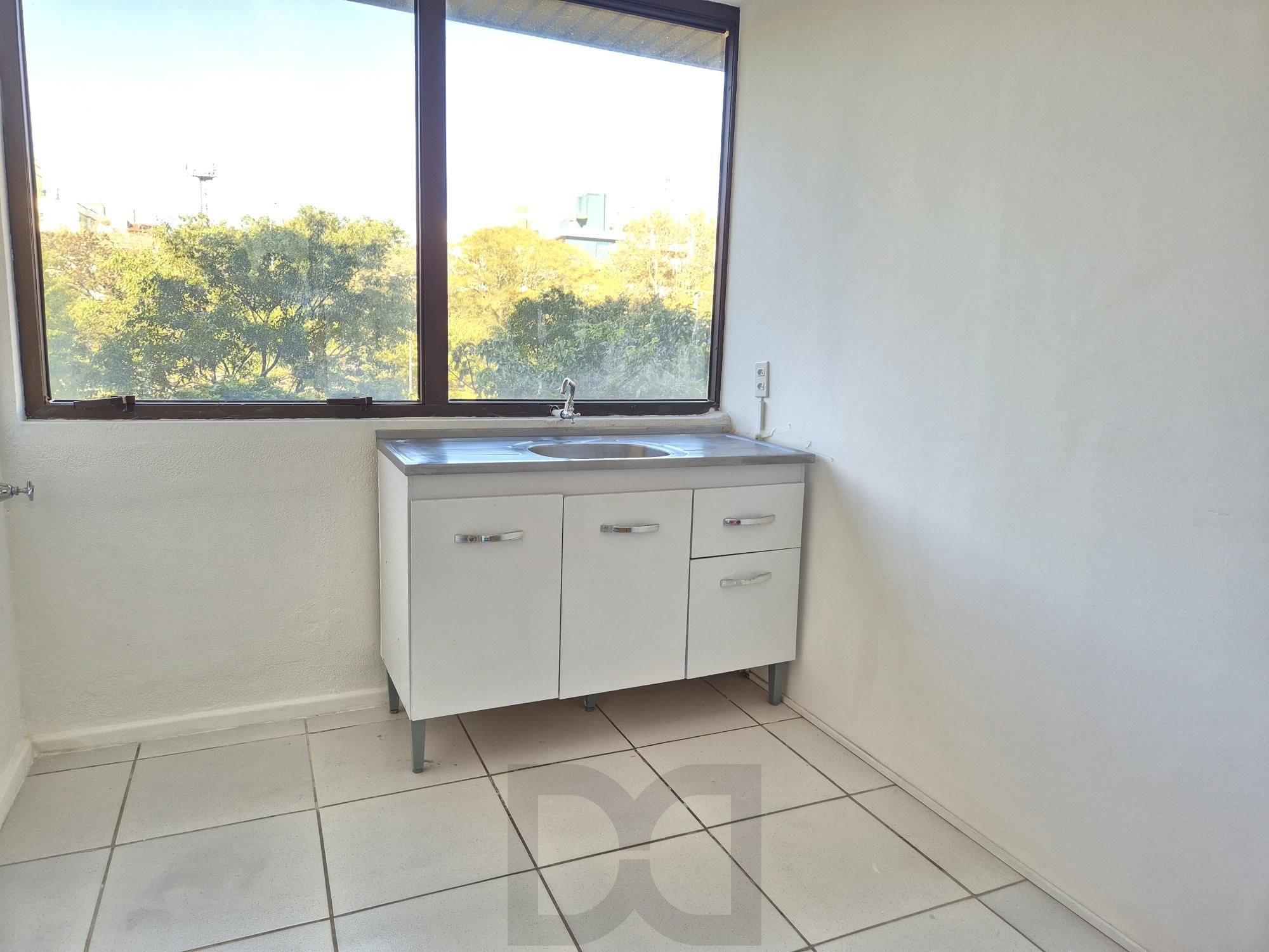 Sala com 6 divisórias e 2 vagas — foto 17