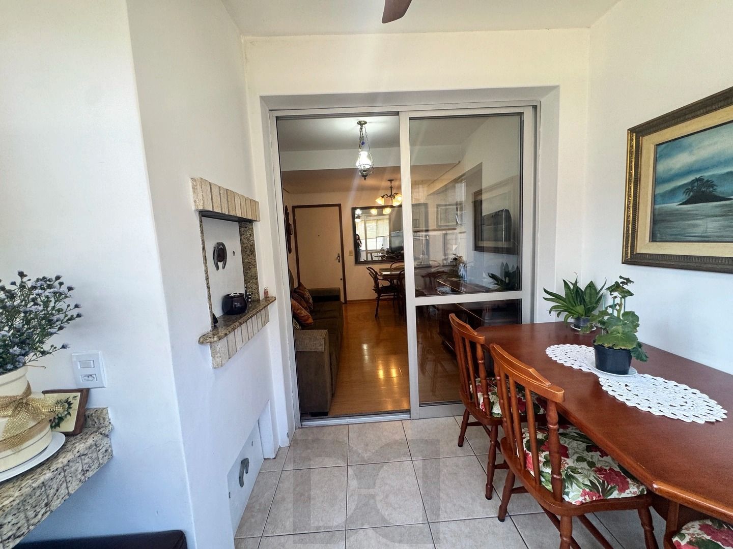 Apartamento dois dormitórios ( uma suíte) garagem/depósito Bairro Menino Deus — foto 8