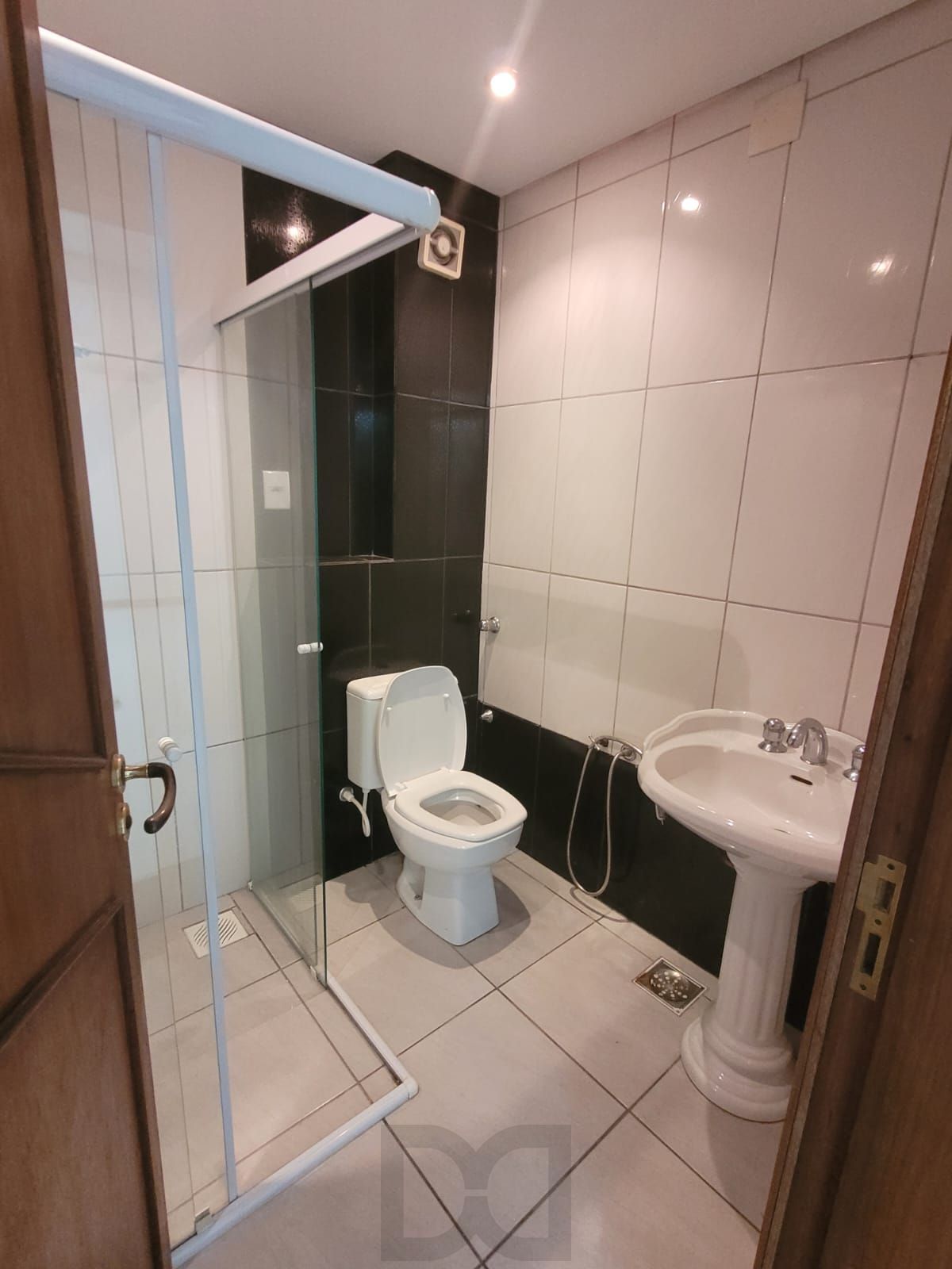 Casa no bairro Ipanema com 291 m² de área privativa e 8 garagens — foto 16
